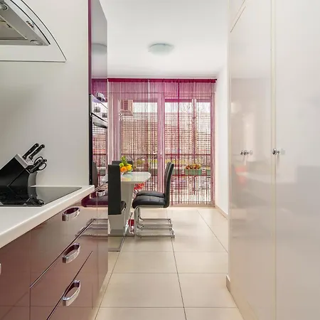 Luxe Collection @ Centre Old Town Apartment *