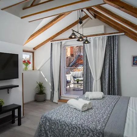 Luxe Collection @ Centre Old Town Apartment *